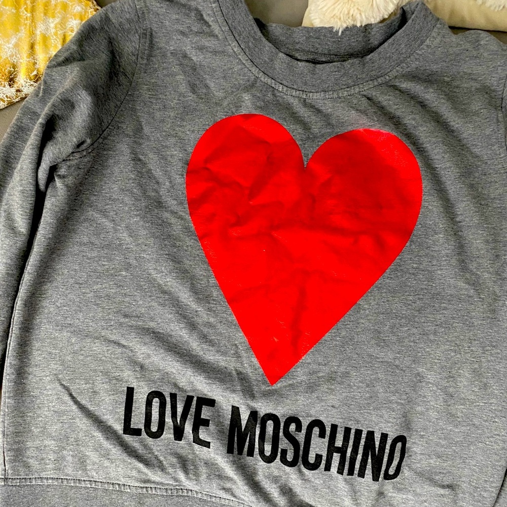 Moschino sweater